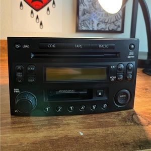 Nissan Bose car stereo 6 CD / cassette player